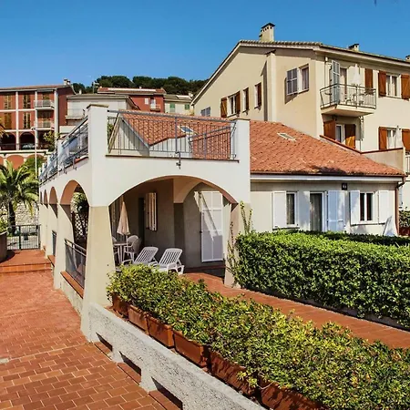 Il Borgo Della Rovere San Bartolomeo Al Mare Ili011004 Cyc *